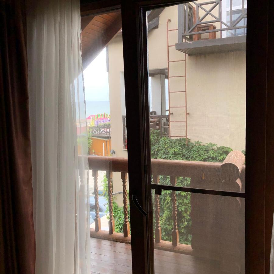 Веселий Кут Hotel Zaliznyy Port Ngoại thất bức ảnh