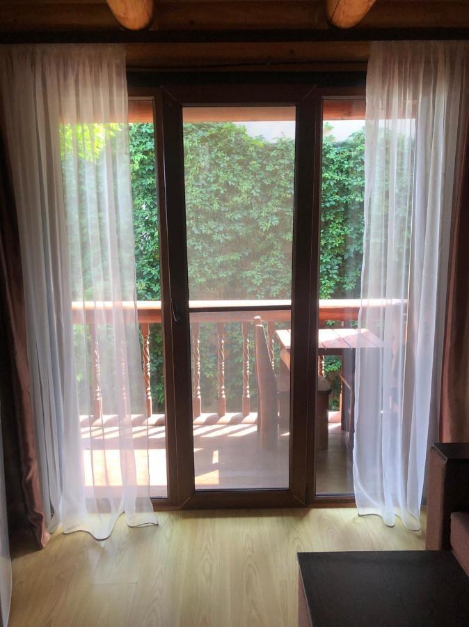 Веселий Кут Hotel Zaliznyy Port Ngoại thất bức ảnh