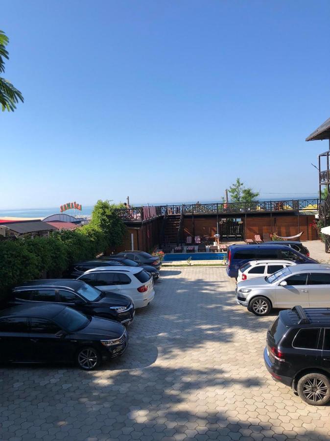 Веселий Кут Hotel Zaliznyy Port Ngoại thất bức ảnh