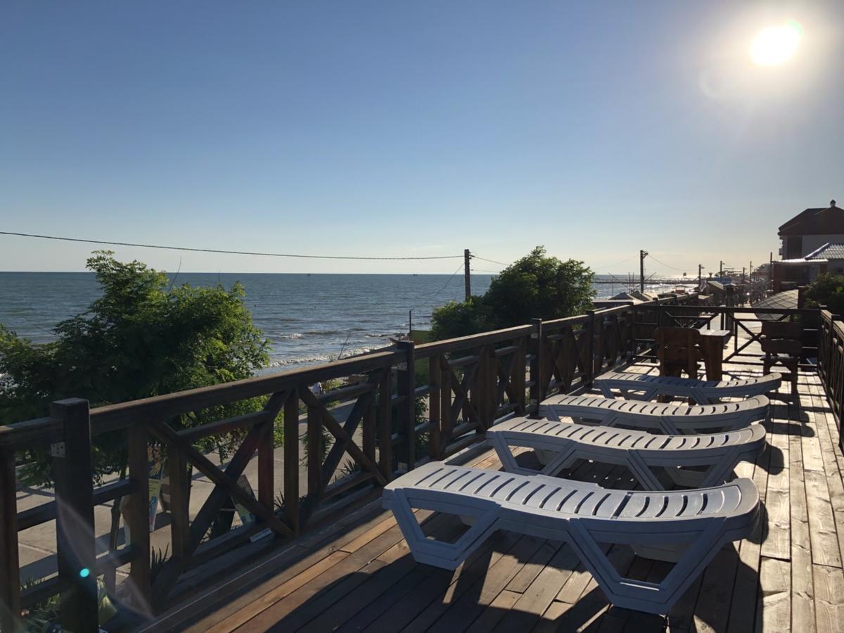 Веселий Кут Hotel Zaliznyy Port Ngoại thất bức ảnh