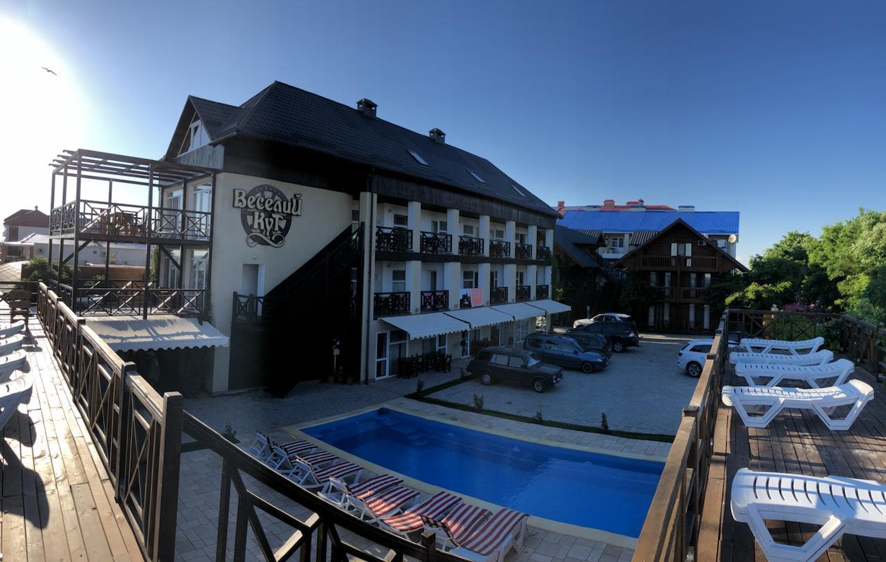 Веселий Кут Hotel Zaliznyy Port Ngoại thất bức ảnh
