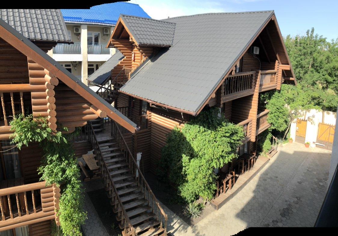 Веселий Кут Hotel Zaliznyy Port Ngoại thất bức ảnh