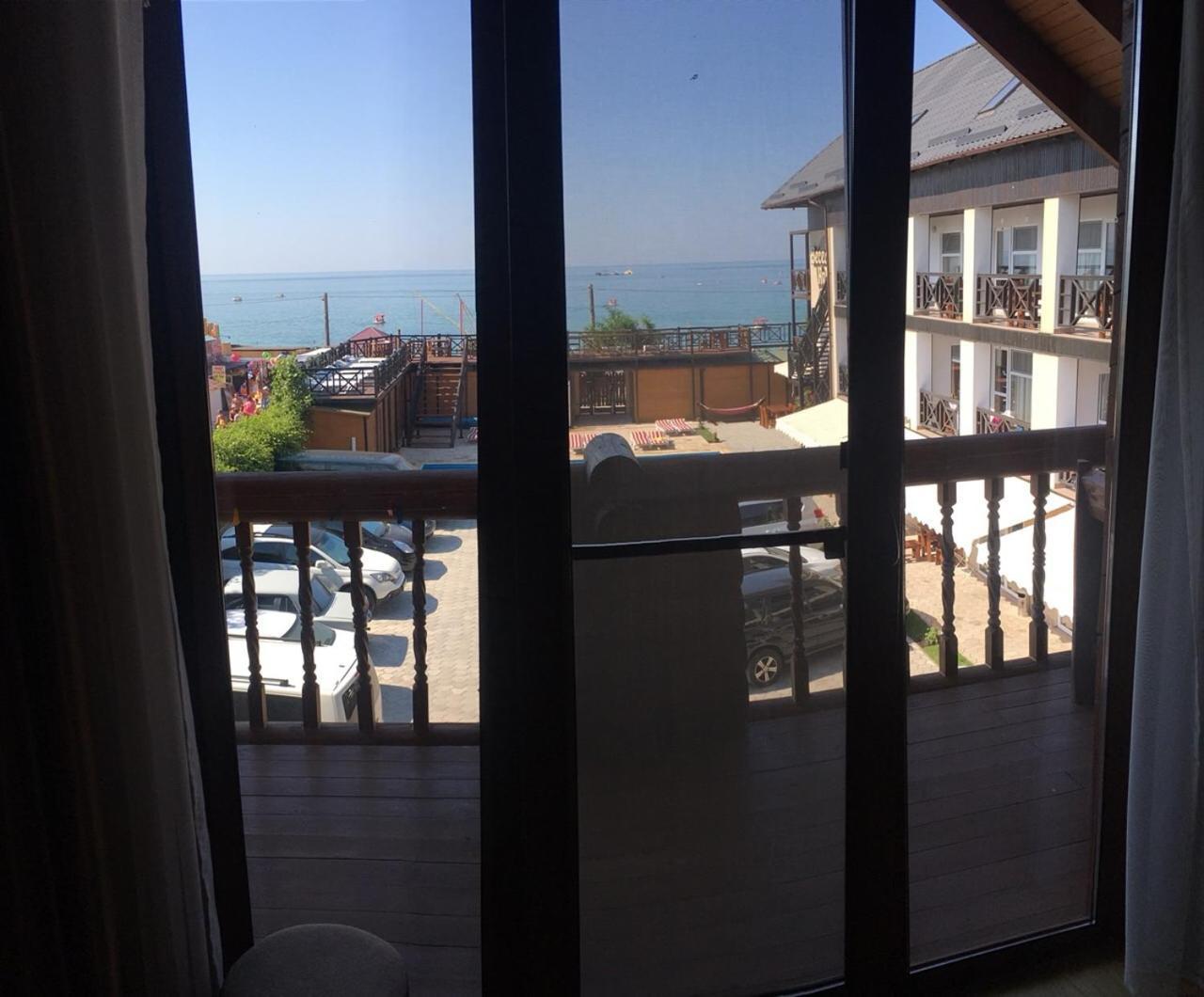 Веселий Кут Hotel Zaliznyy Port Ngoại thất bức ảnh